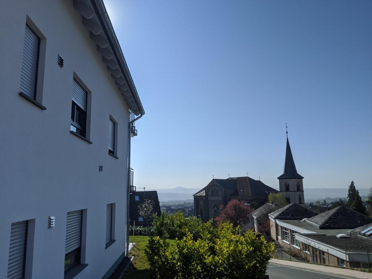 Ferienwohnungen Pellenzblick - Wohnen Auf Zeit - Nickenich Exterior photo